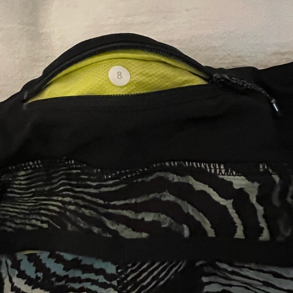 Speed up low rise shorts size 8 in excellent condition - Picture 3 of 7